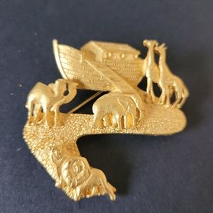 Laura Gayle Vintage Noah's Ark Brooch Goldtone